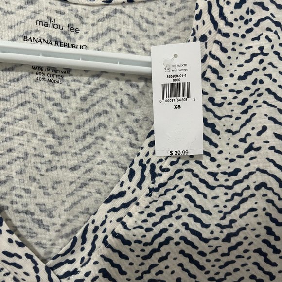 Banana Republic Malibu T-Shirt - Picture 10 of 11